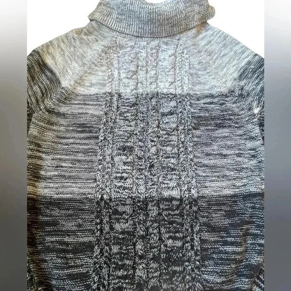 Maternity Women’s Small OLD NAVY Gray Short-Sleeve Knit Pull-Over Top - Picture 8 of 13